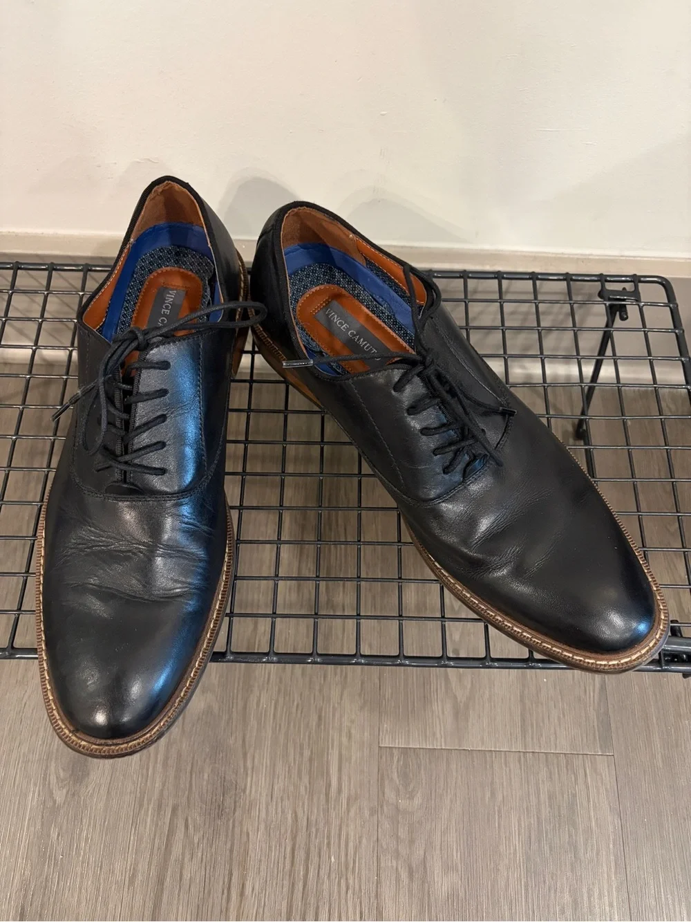 Vince Camuto Black Leather Oxford Shoes with Contrast Welt